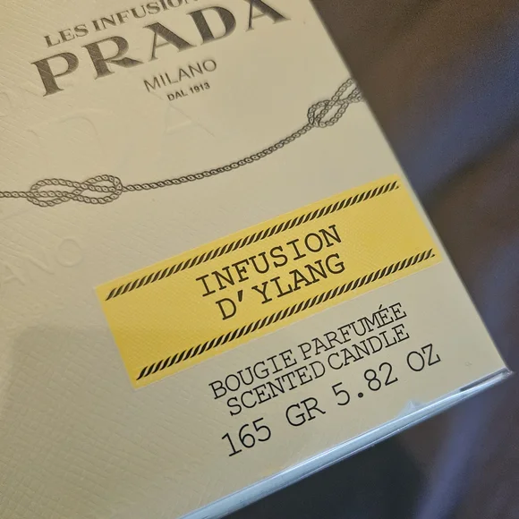 Prada Infusion d'Ylang Scented Candle - Picture 5 of 7